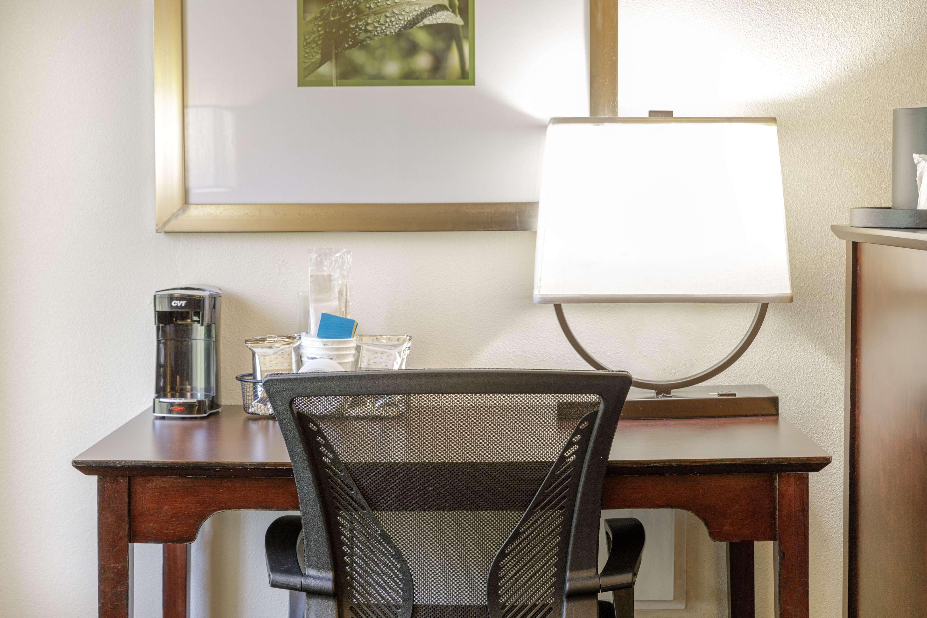 Hampton Inn Petersburg-Fort Gregg Adams Экстерьер фото