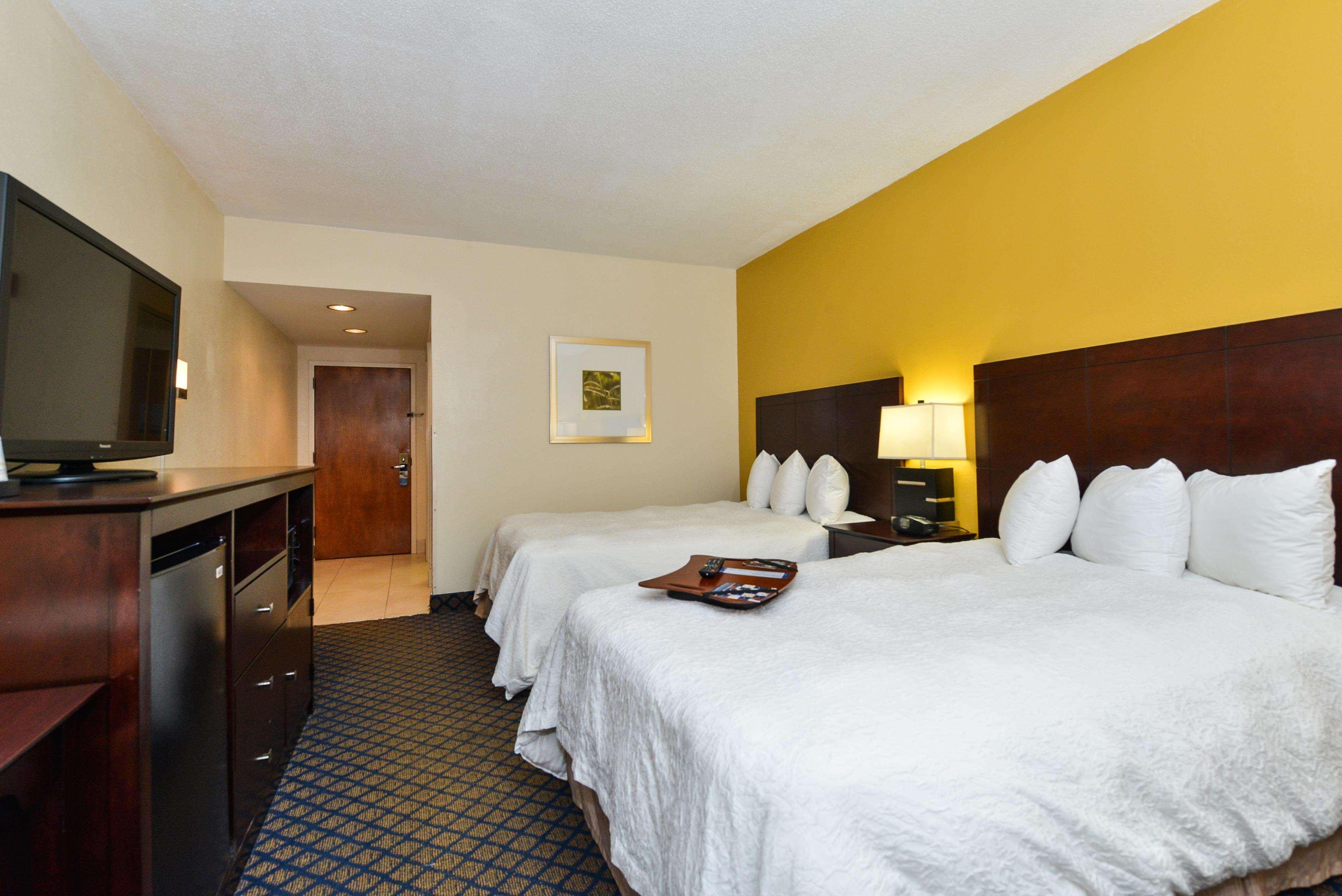 Hampton Inn Petersburg-Fort Gregg Adams Экстерьер фото