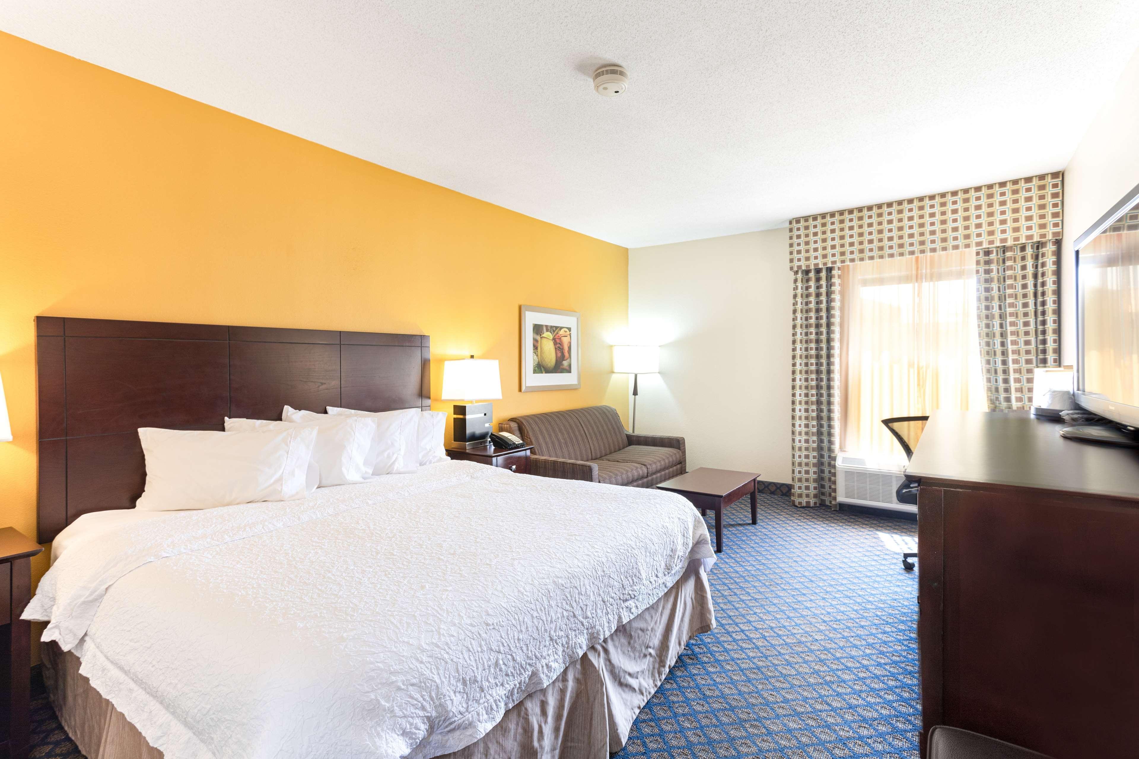 Hampton Inn Petersburg-Fort Gregg Adams Экстерьер фото