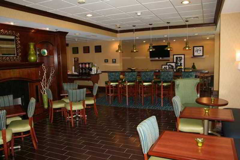 Hampton Inn Petersburg-Fort Gregg Adams Ресторан фото